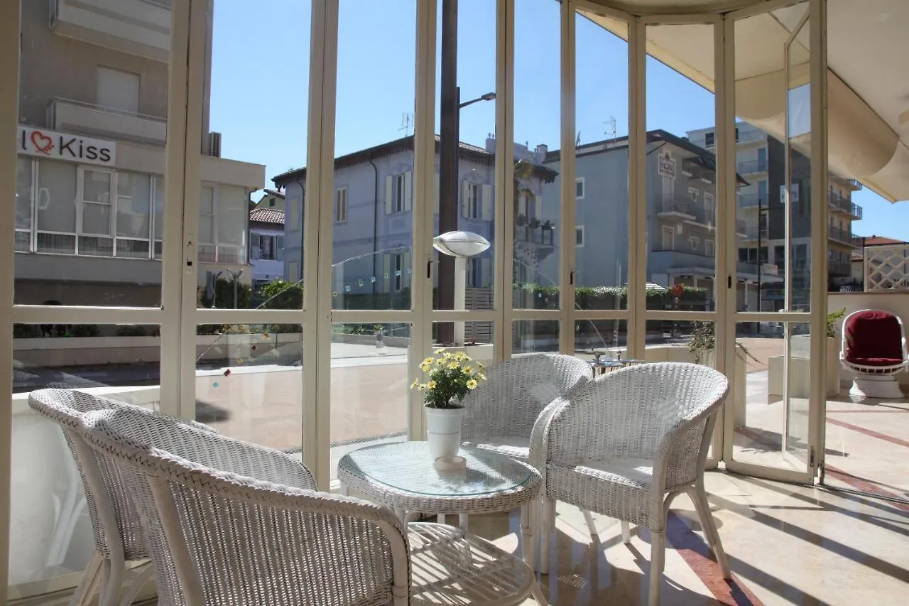 Hotel Adriatica Sul Mare Rimini 3*,
