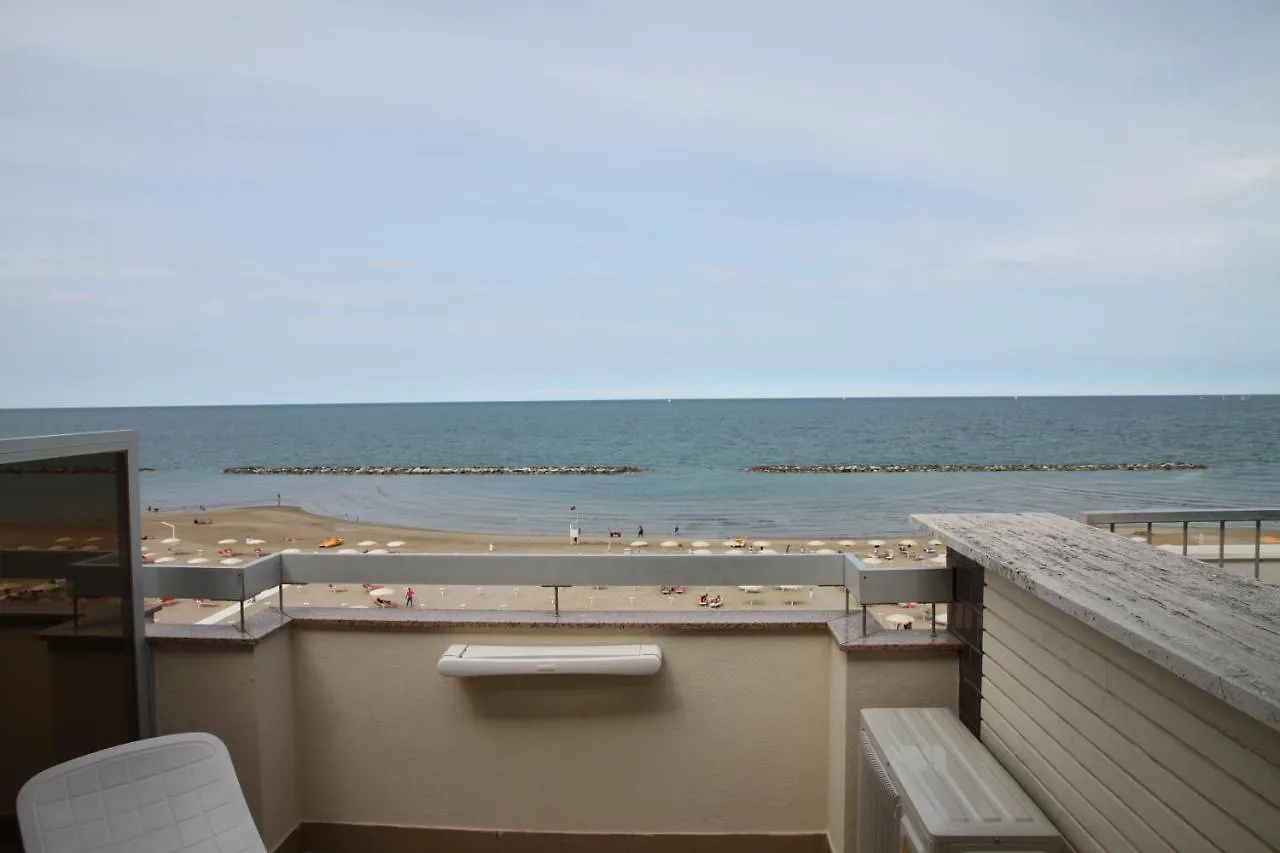 Hotel Adriatica Sul Mare 리미니