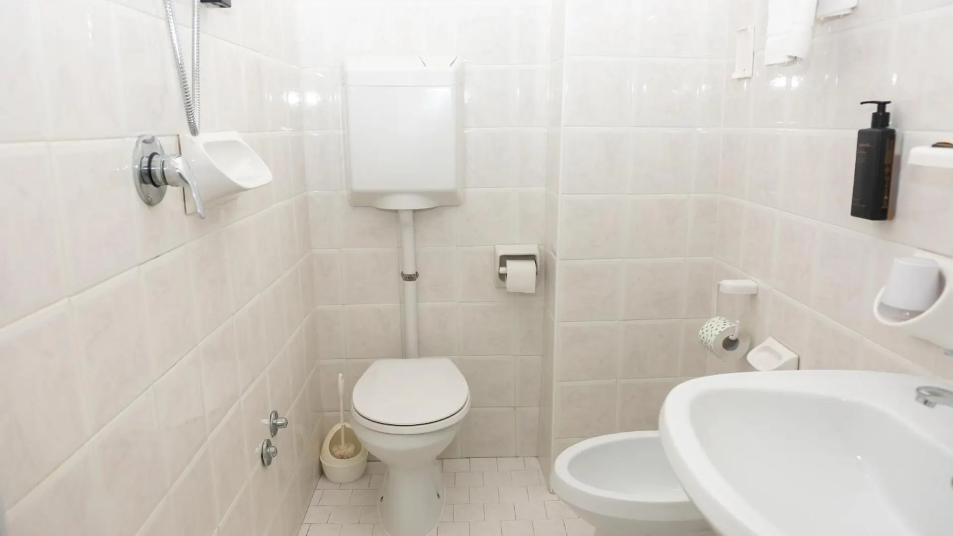 Hotel Adriatica Sul Mare 리미니 3*,
