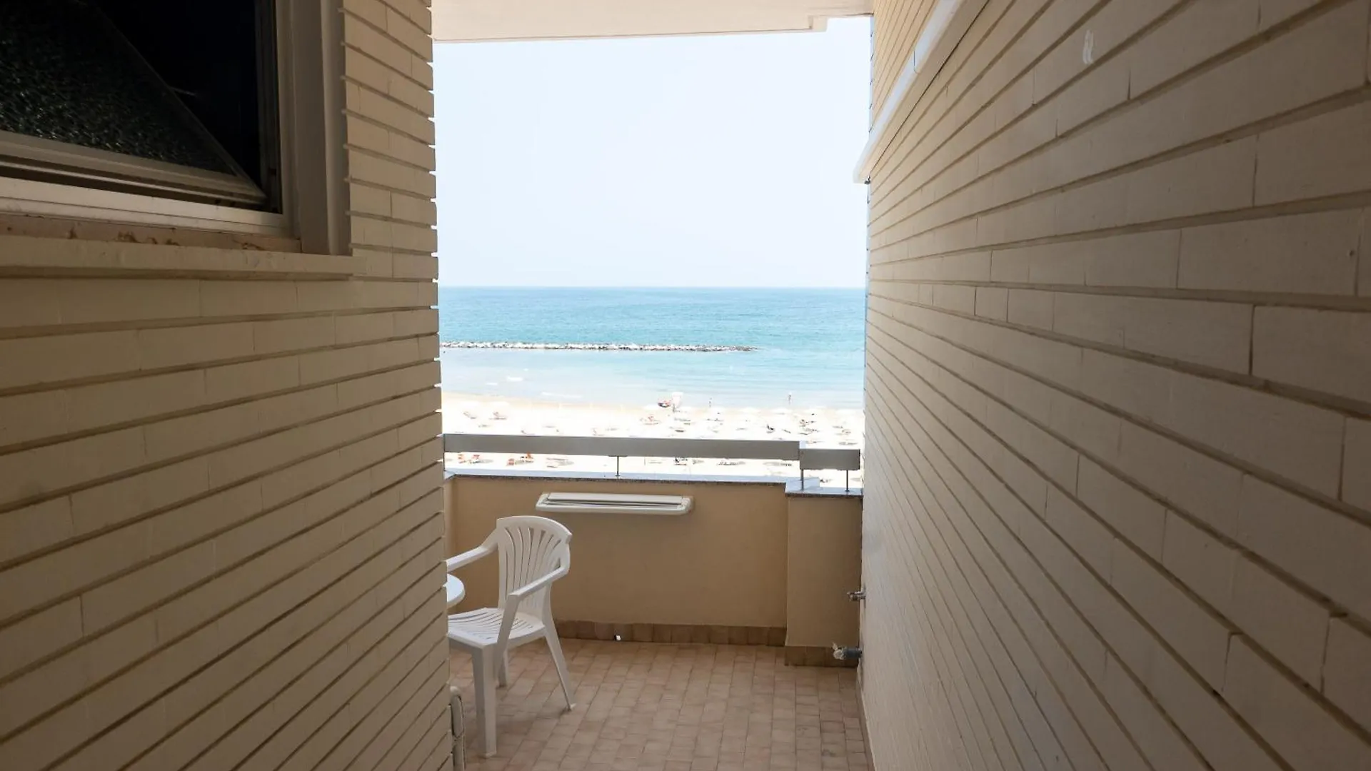 Hotel Adriatica Sul Mare 리미니