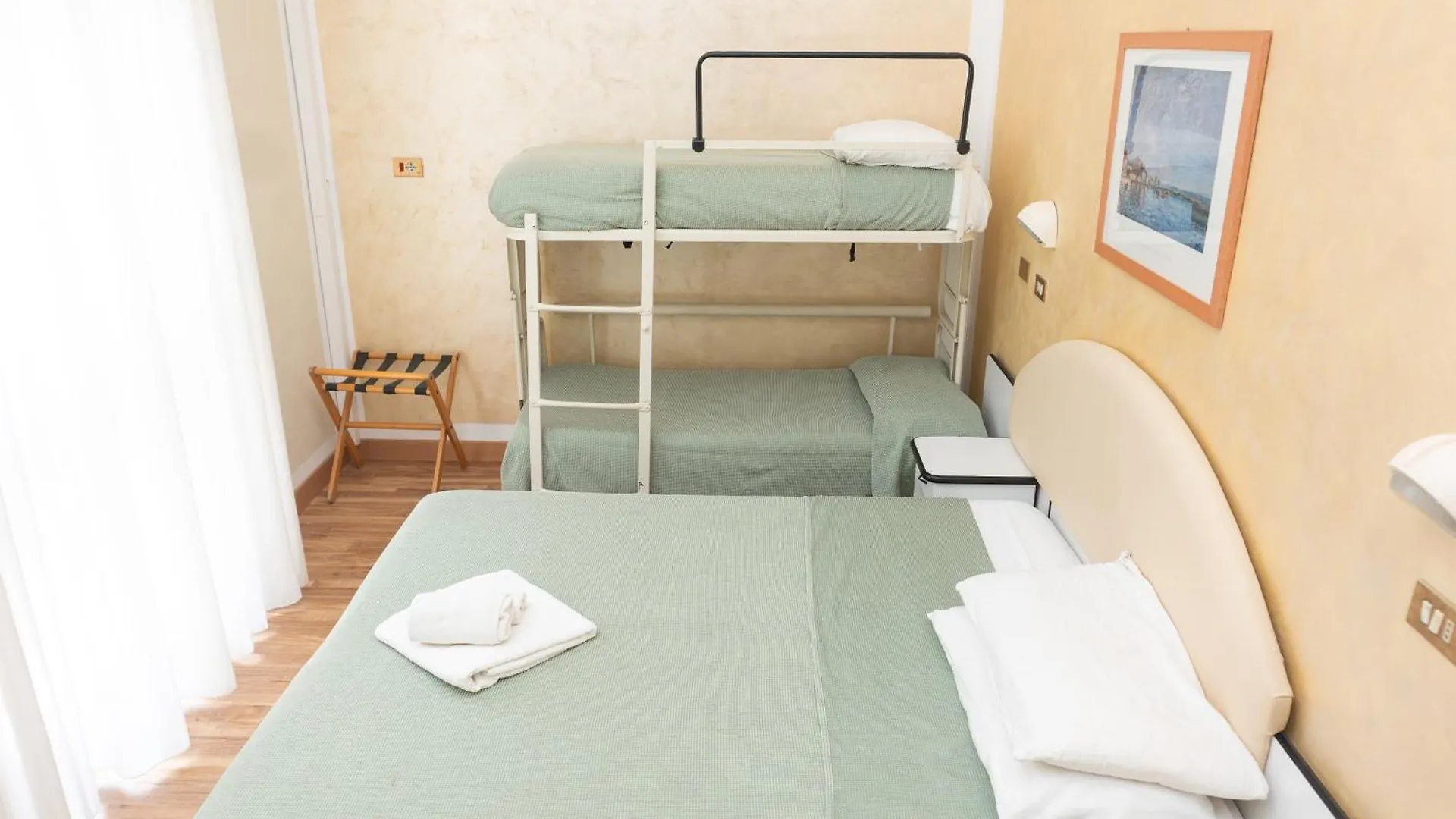 ***  Hotel Adriatica Sul Mare Rimini Olaszország